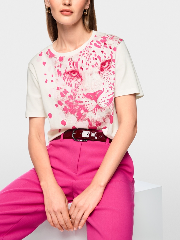 T-shirt with leopard print