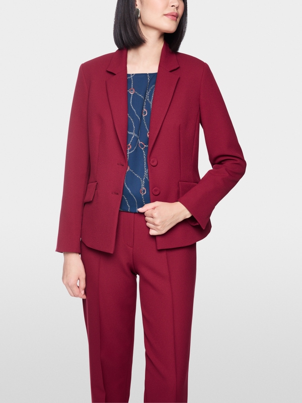 Fitted blazer with lapels