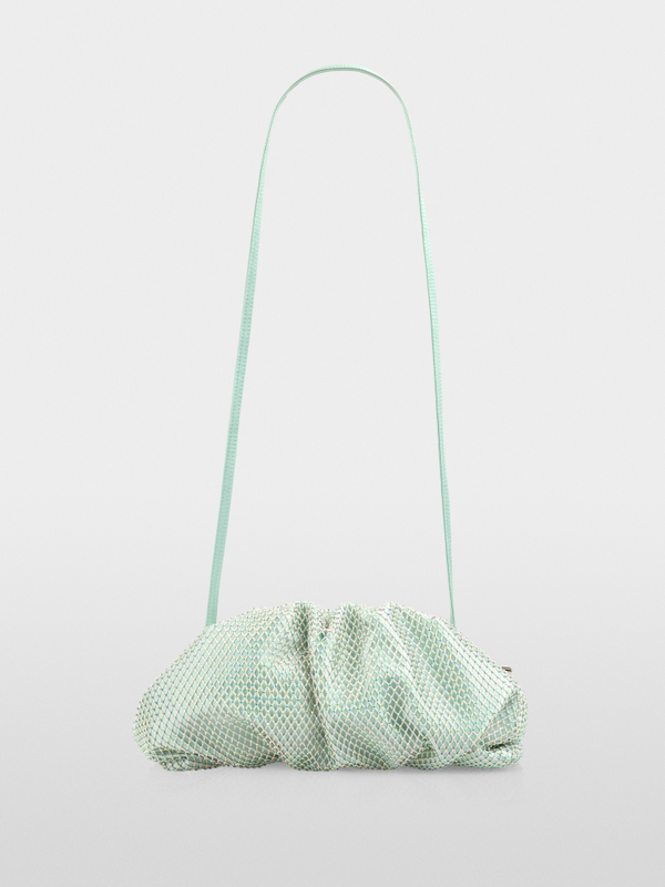 Pochette en satin ornée d'une maille de cristaux