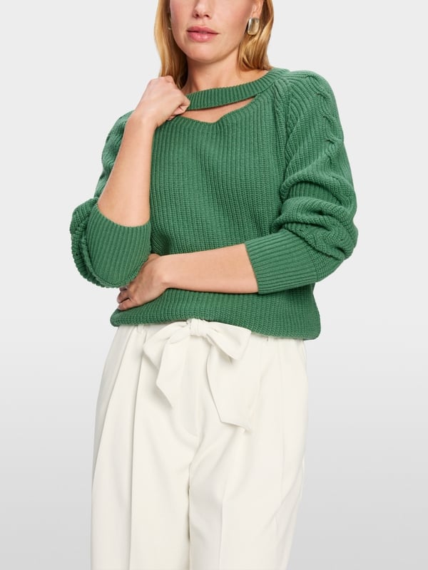 Pull découpé Knitted in Germany