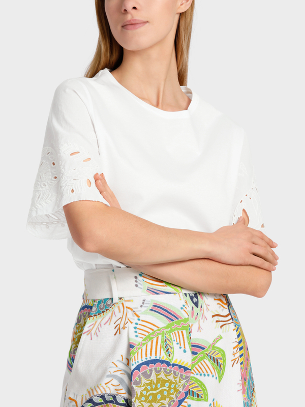 T-Shirt mit Lochstickerei | marc-cain.com/de