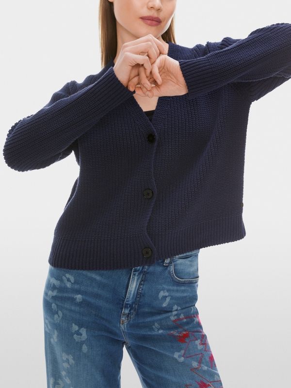 Ribbed cardigan knitted in Germany