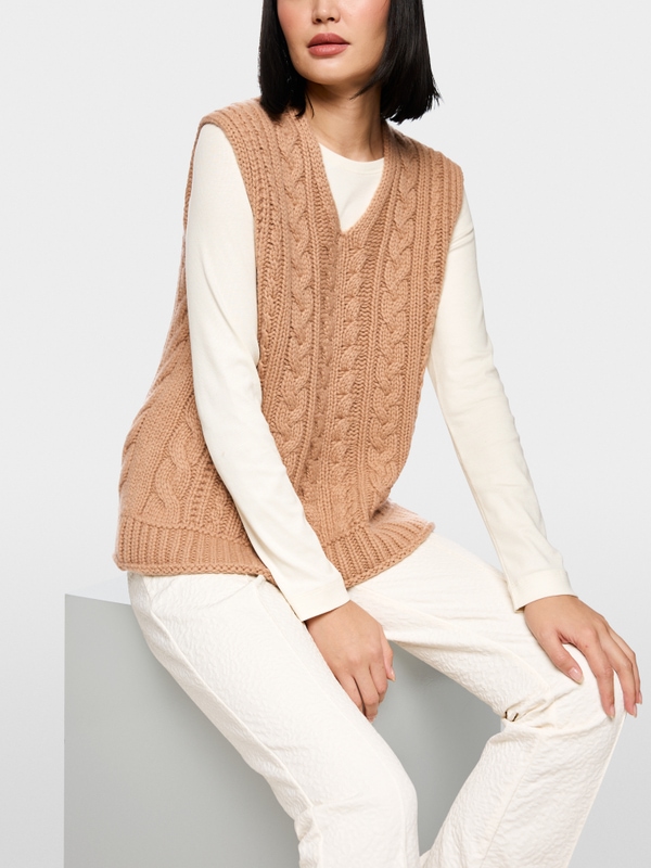 Pullunder Knitted in Germany