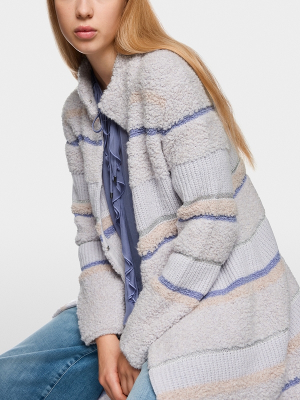 Lange gebreide jas, Knitted in Germany