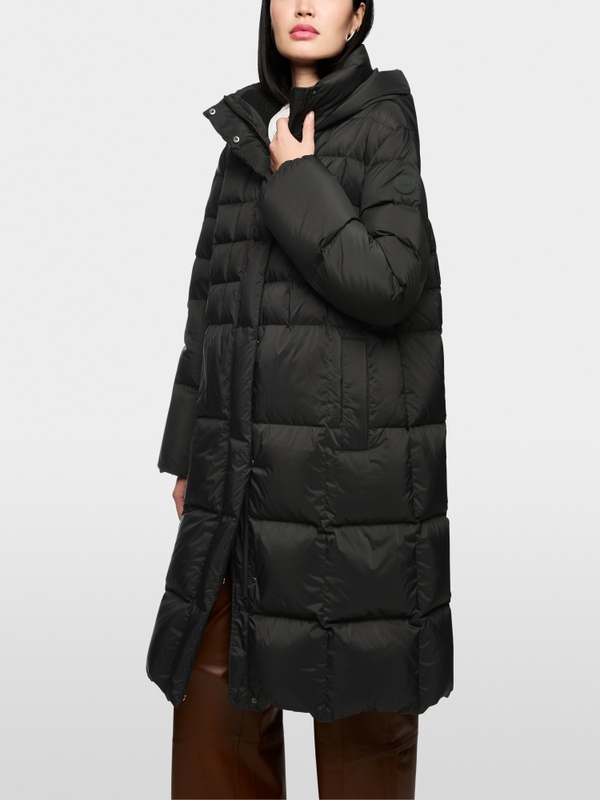 Quilted down coat with hood