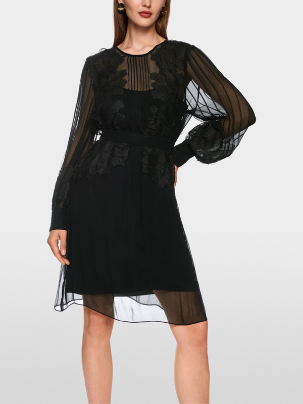 Transparentes Kleid mit Spitze