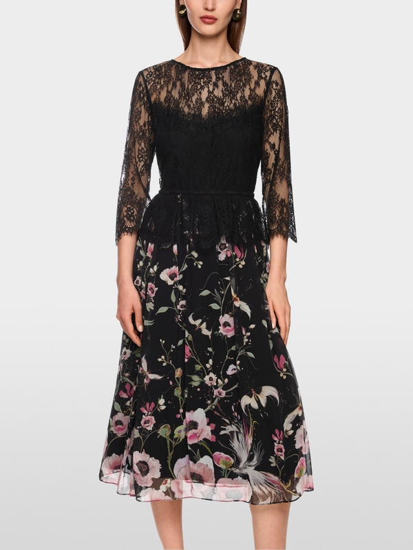 Kleid mit Spitze und Blumenmuster