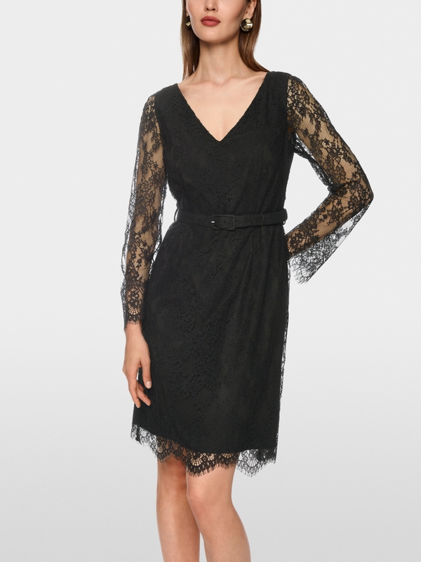 Schickes Spitzenkleid