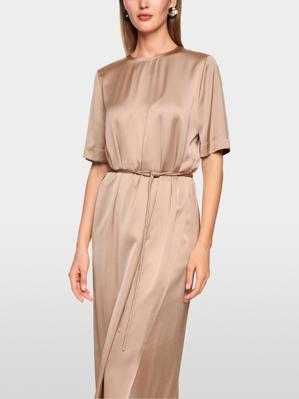 Robe midi en satin