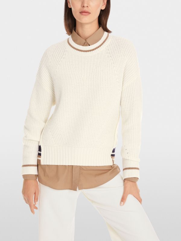 Sweater in Egg Shape Knitted in Germany