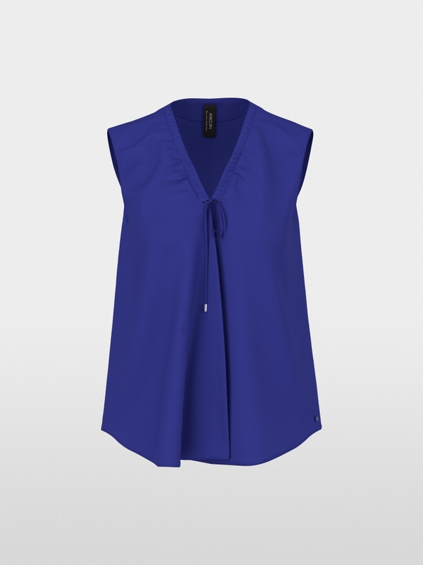 Vibrant top with pleating