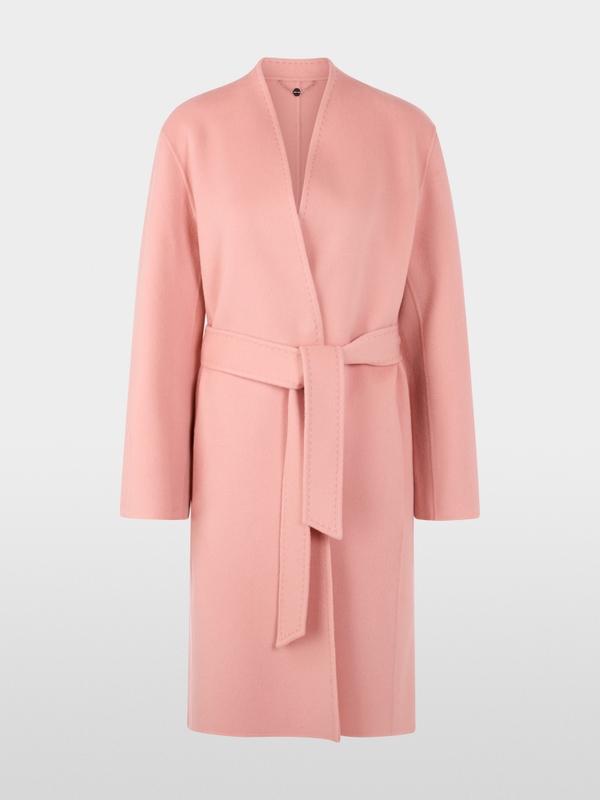 Elegant coat made of pure wool