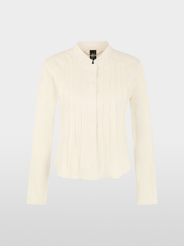 Feminine jacket with pintuck details