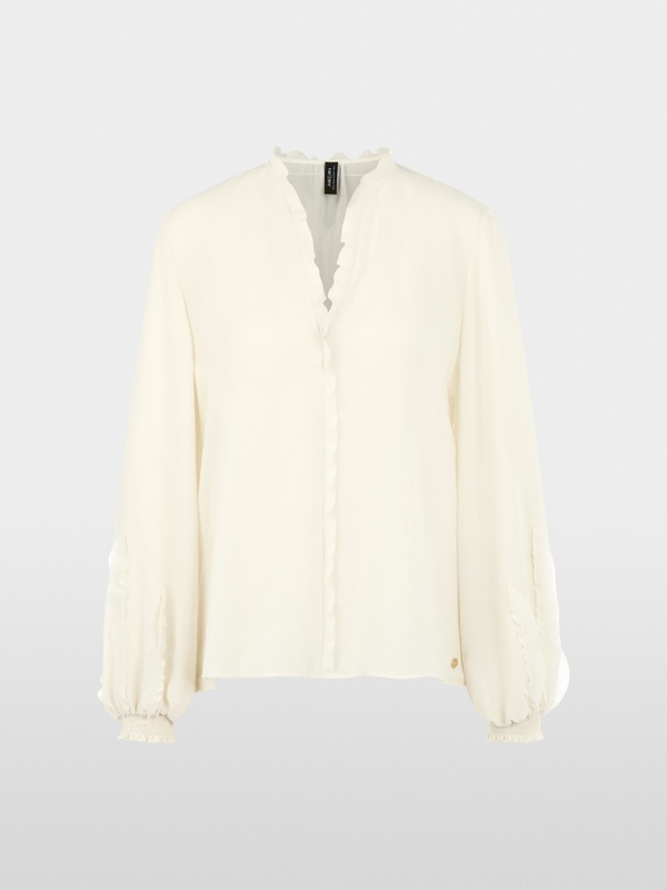 Feminine blouse with ruffle