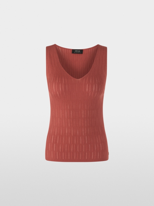 Sleeveless fine knit top