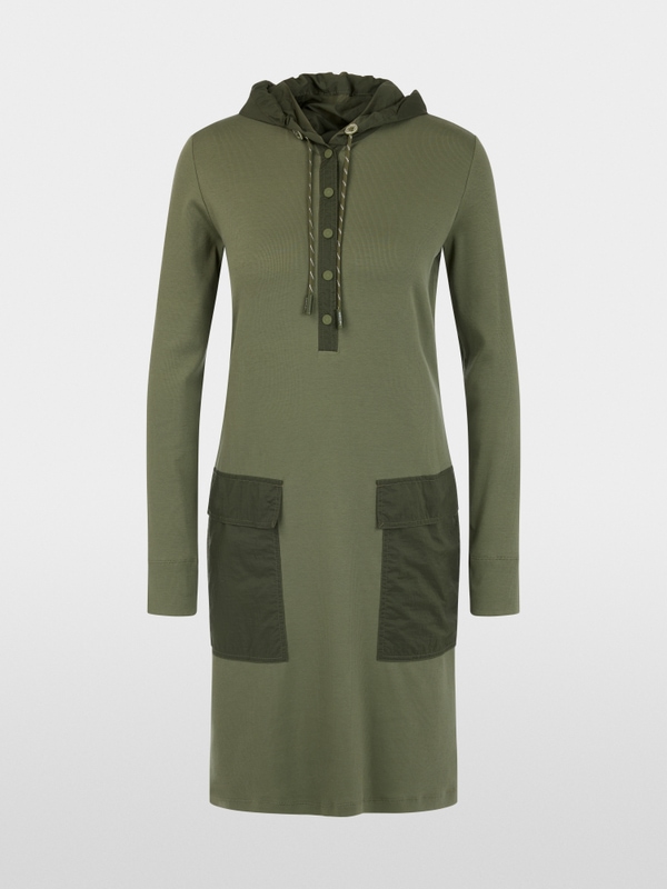 Sporty dress with hood