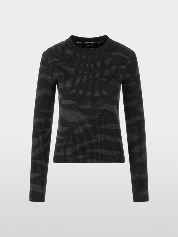 Pull en maille côtelée tricoté en Allemagne