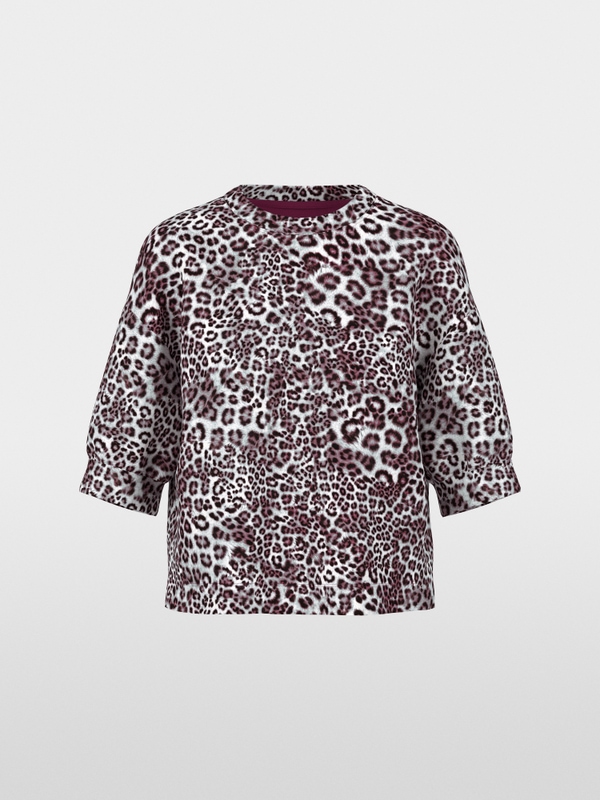 Oversized shirt with leopard print