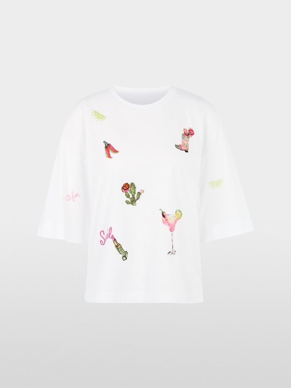 Shirt with 3/4 sleeves and patches