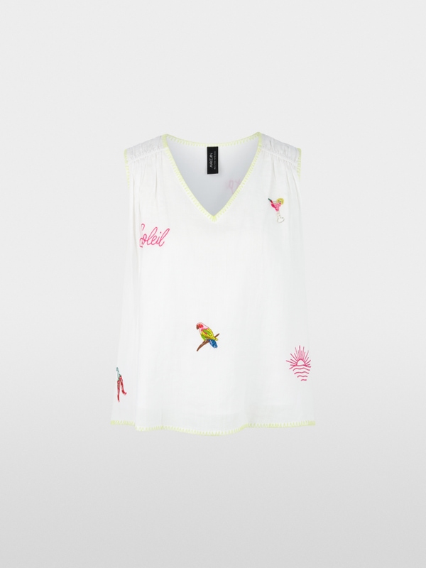 Loose top with embroidered patches