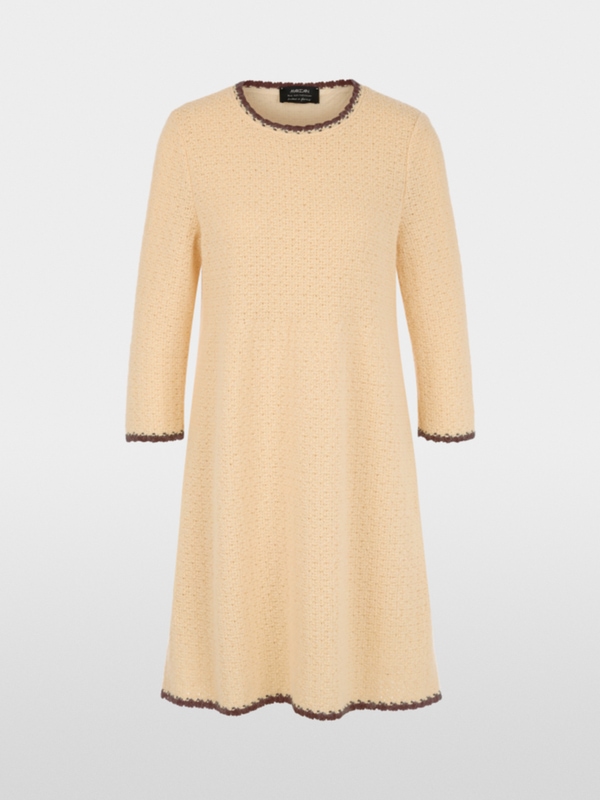 Mini-robe tricotée en Allemagne