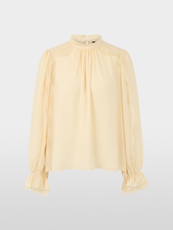 Flowing blouse with lace