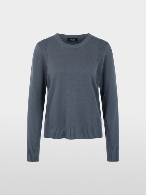 Lightweight jumper
