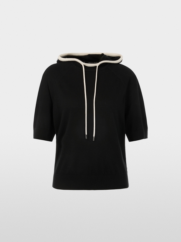 Fine-knit hoodie with contrast details