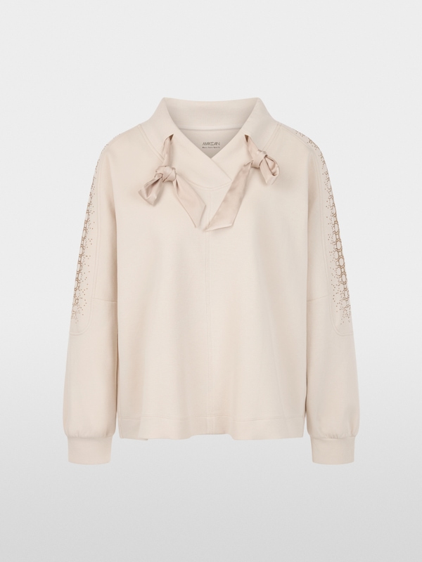 Oversized sweatshirt with hotfix stones