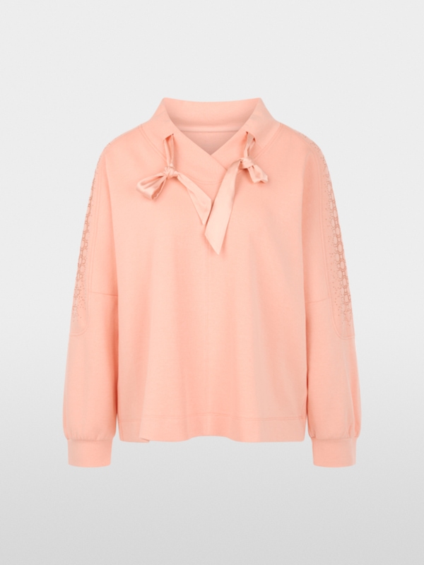 Oversized sweatshirt with hotfix stones