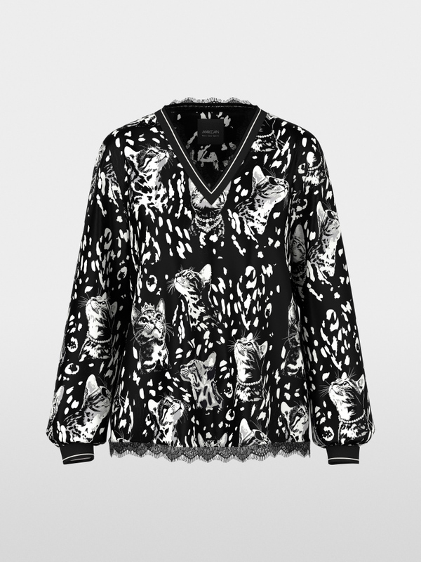 Loose-fitting printed blouse