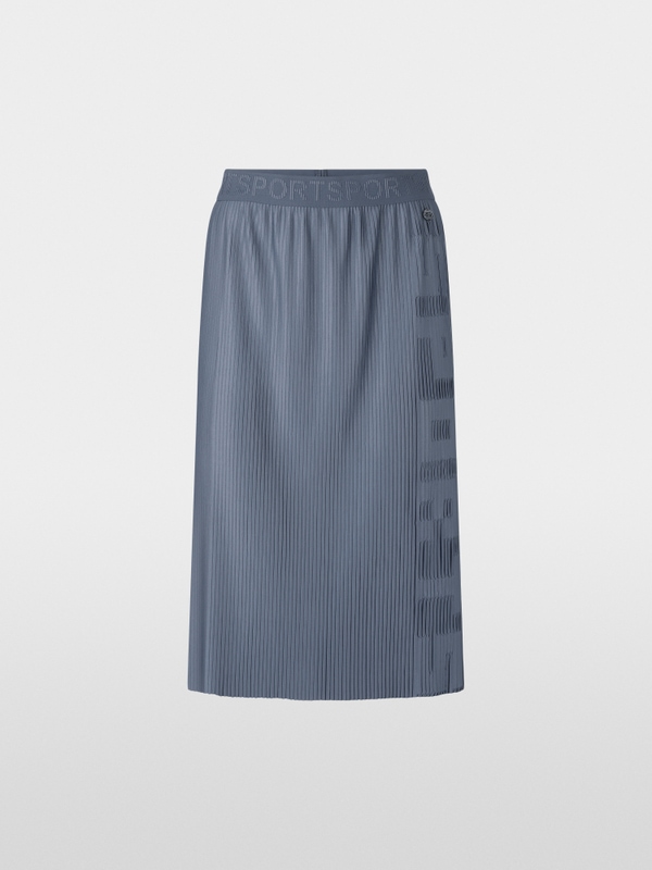 Skirt with pleats