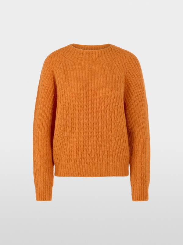 Pull Knitted in Germany
