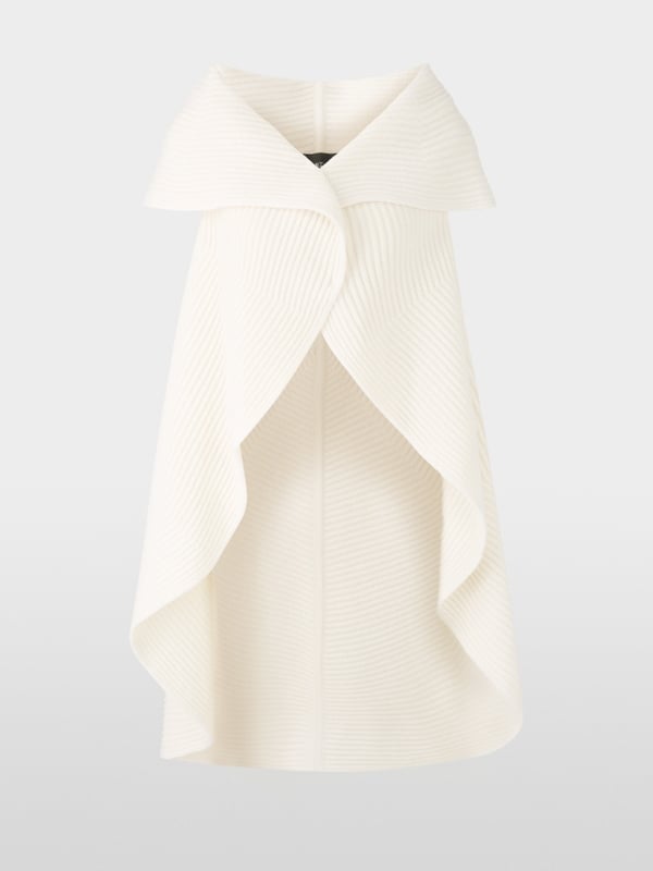 Lockeres Cape Knitted in Germany
