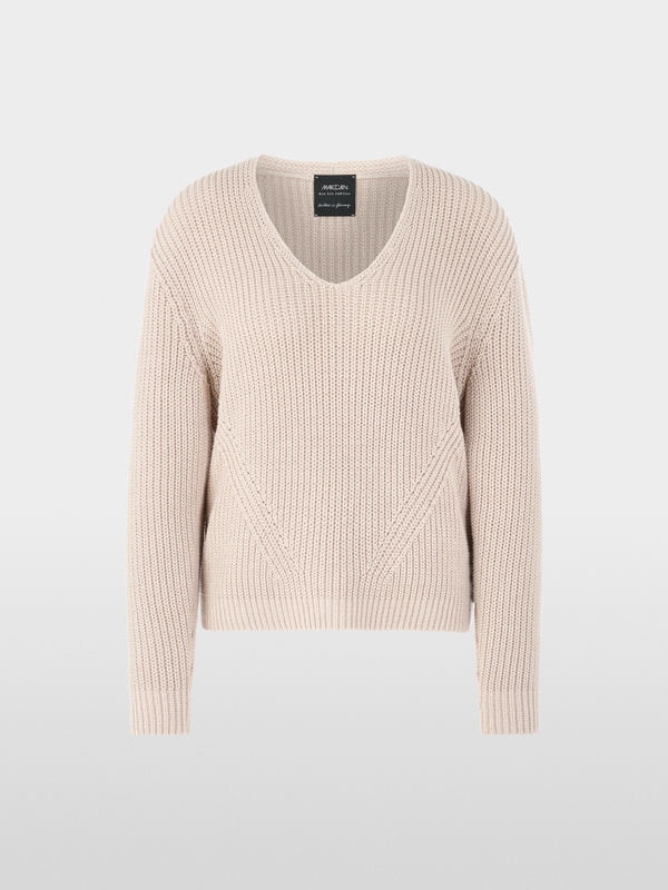 Pull encolure en V tricoté en Allemagne