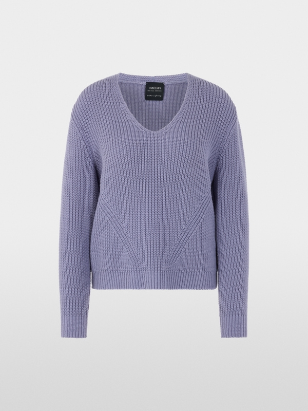Pull encolure en V tricoté en Allemagne