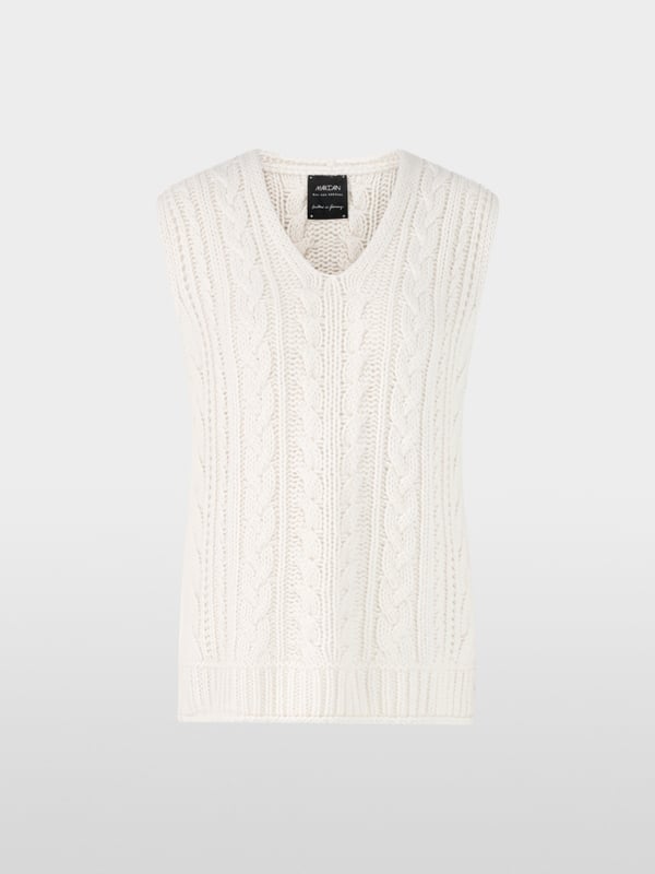 Spencer Knitted in Germany