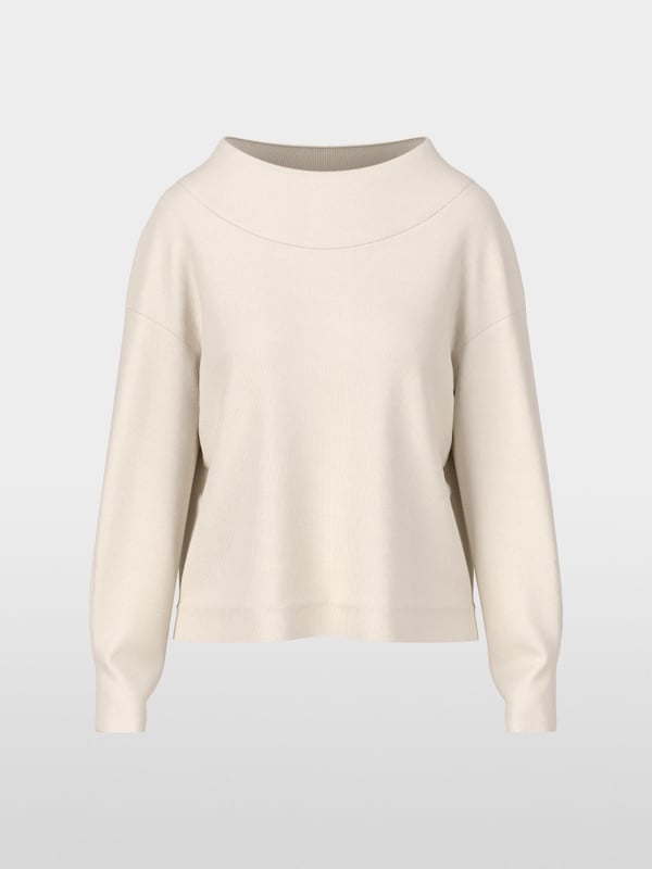 Long-sleeved shirt with boat neck