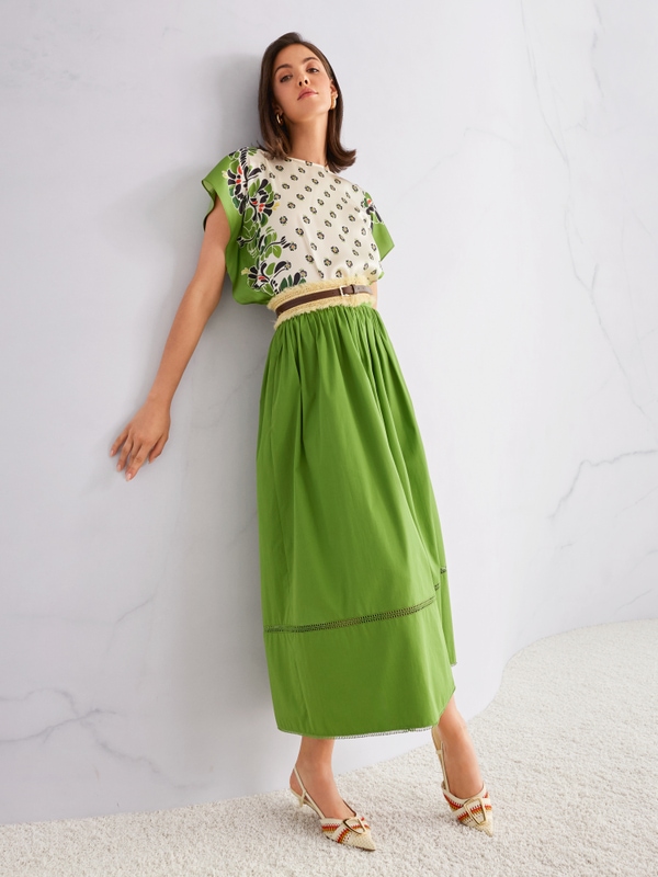 Unique waist belt with raffia