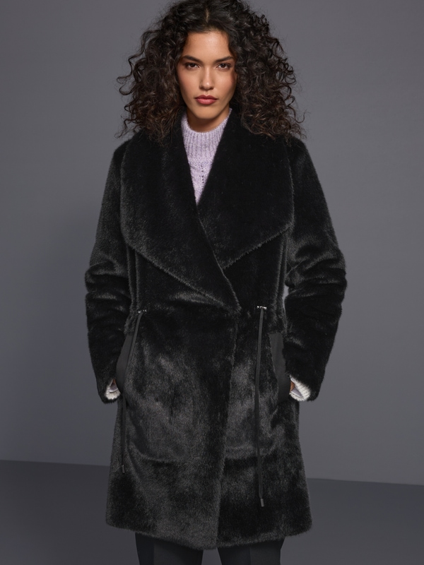 Manteau luxueux en fausse fourrure