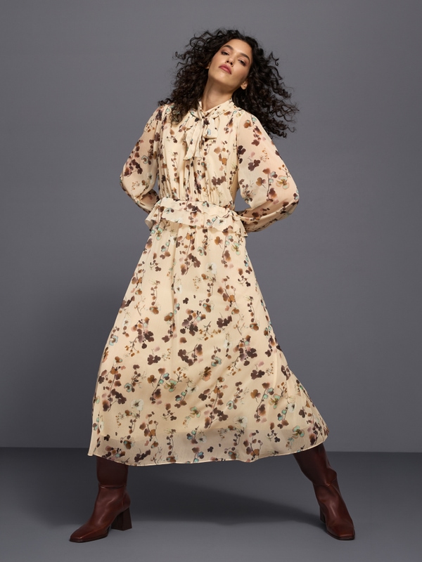 Floral dress with flounces