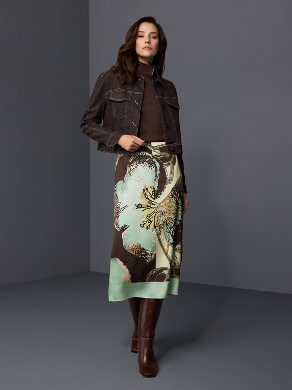 Calf-length printed skirt