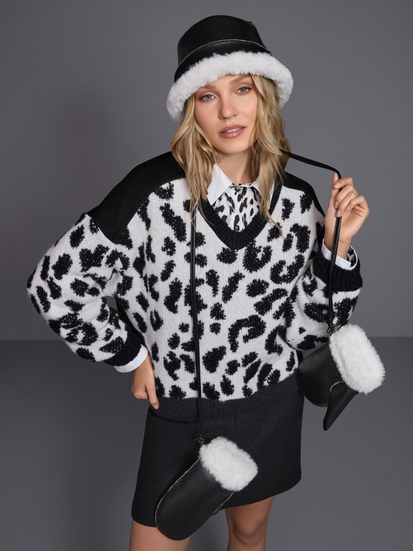 Cotton blouse with leopard print
