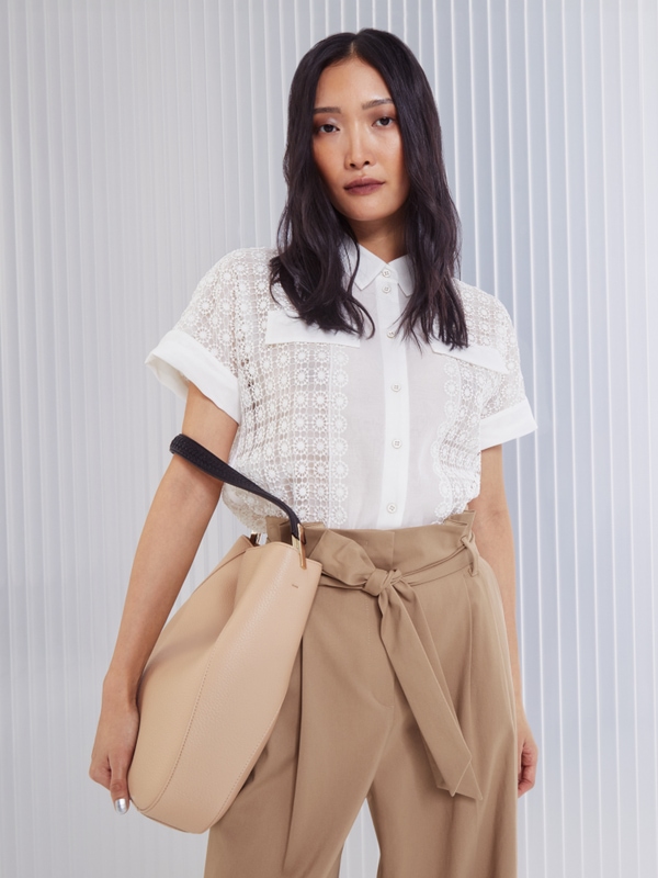 Kanten blouse met boxy pasvorm