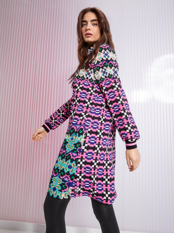 Knielanges Kleid
