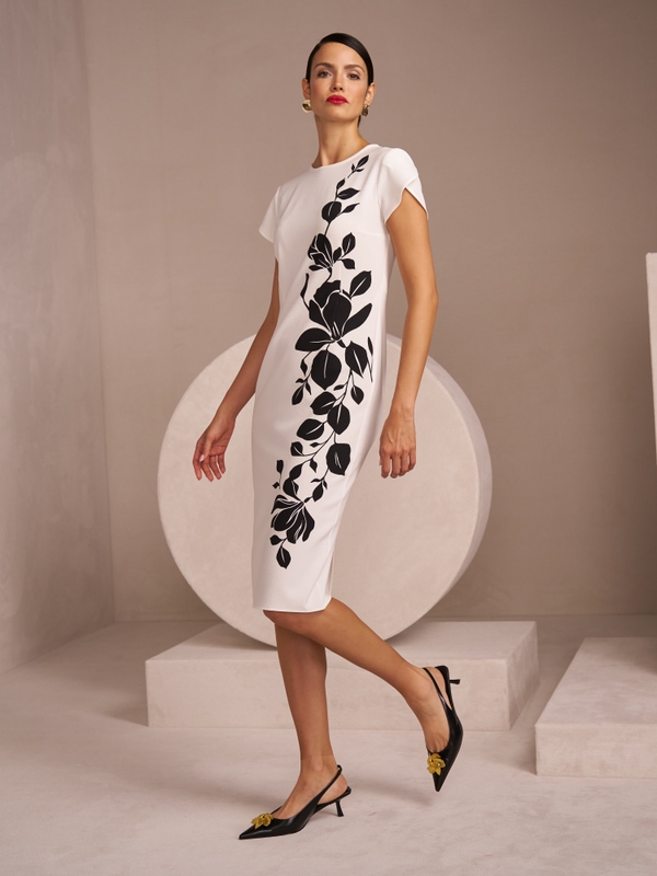 Elegant dress with floral print