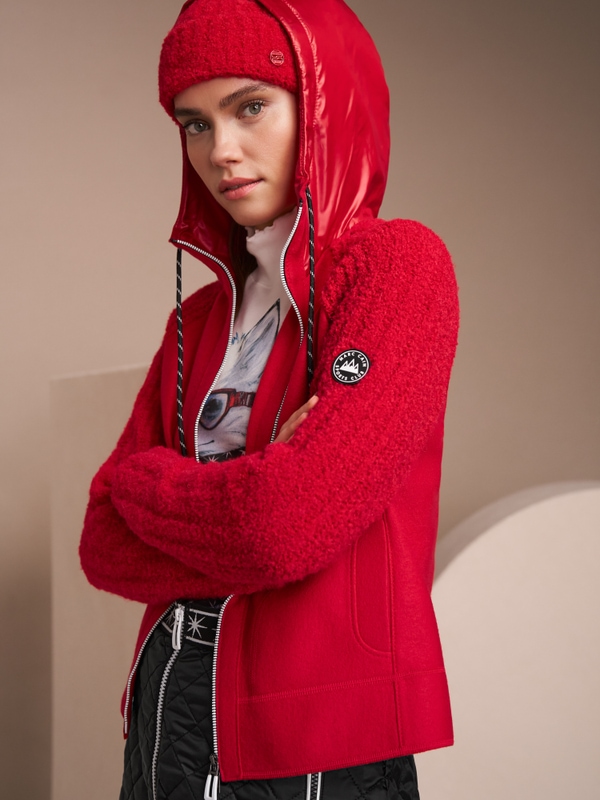 Elegant knitted hat with cashmere