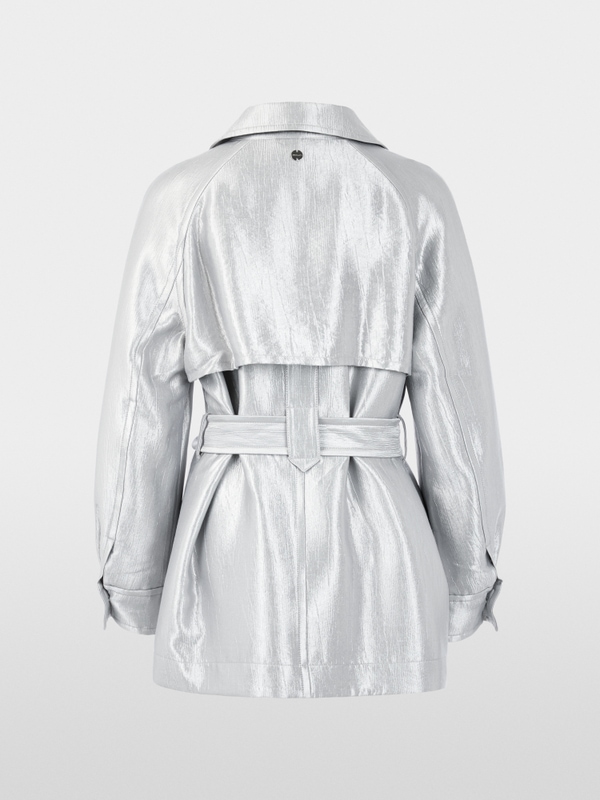 Lightweight outdoor jacket with shimmer