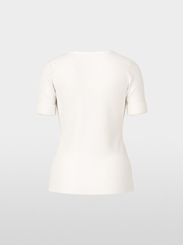 T-shirt with half-length sleeves