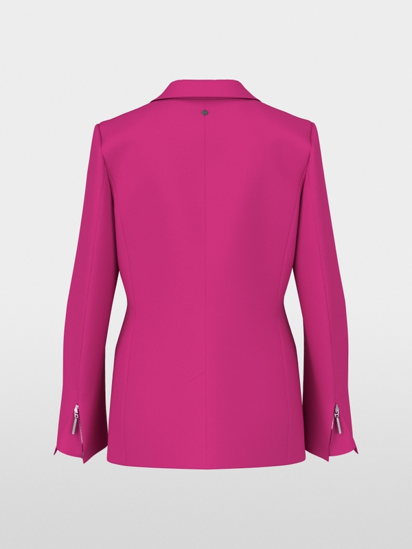 Fitted blazer with lapel collar